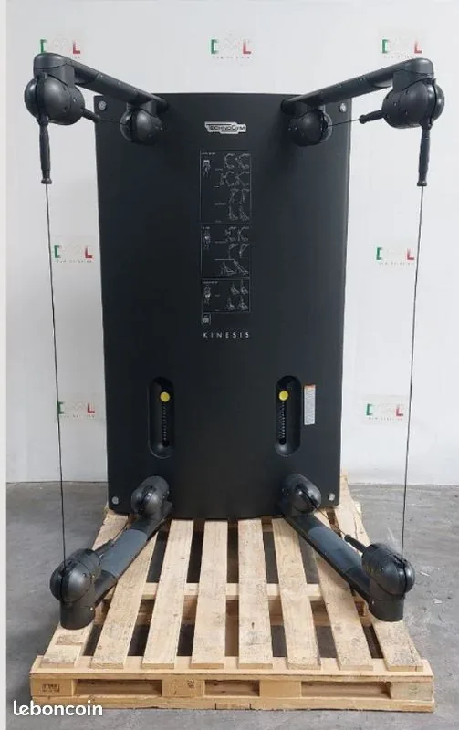 Machine Kinesis Technogym professionnelle